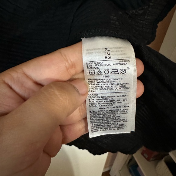 Old Navy Smocked Crinkle Textured Short Sleeve
Peplum Blouse Size XL - Picture 3 of 6